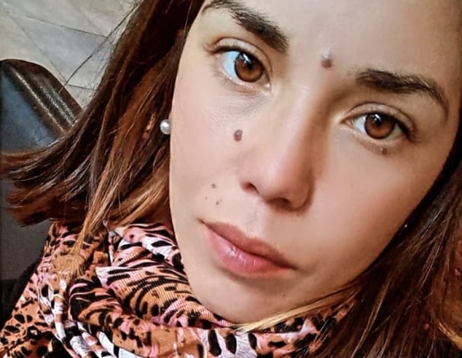 ”No puedo salir de mi casa”: el terrible drama de una joven platense y los chats amenazantes que recibe de su ex pareja