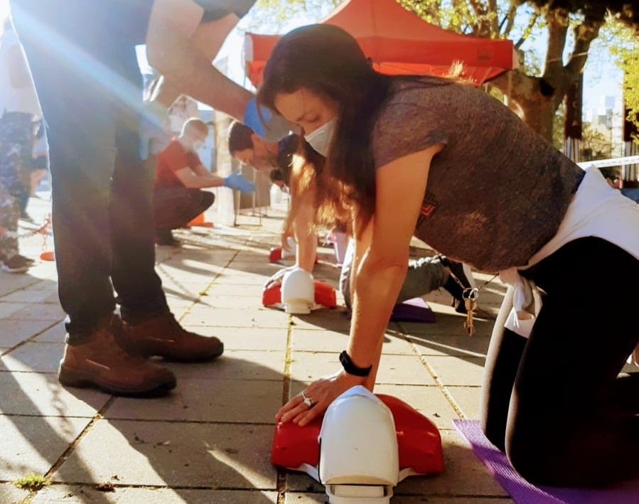 Por el ”Día Mundial del Corazón”, realizarán capacitaciones de RCP en distintos puntos de La Plata: ”Es inédito en el país”