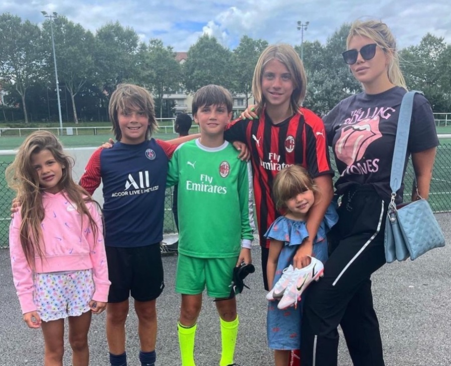 En medio de la separación con Mauro Icardi, Wanda Nara dio un particular mensaje por el Dia de la Madre: ”Son mi vida”