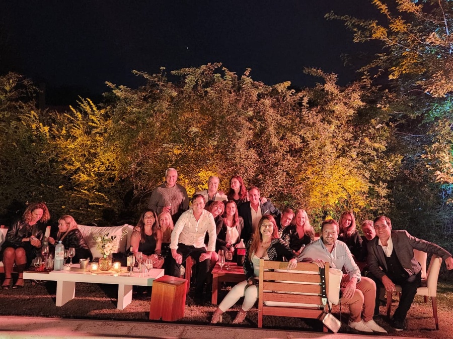 Sanguchitos de bondiola y música de los 80: el cumpleaños mega halcón de Lipovetzky con aroma electoral