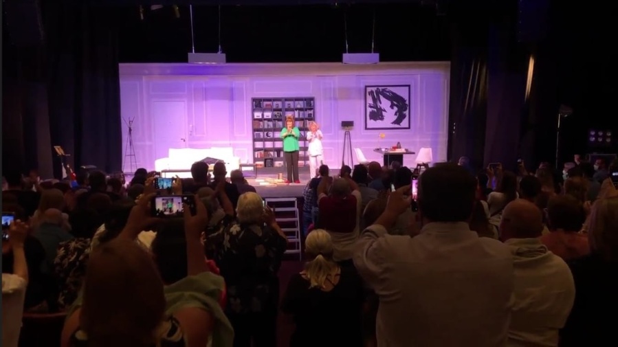 ”Dos Locas de Remate” ovacionadas de pie en Mar del Plata