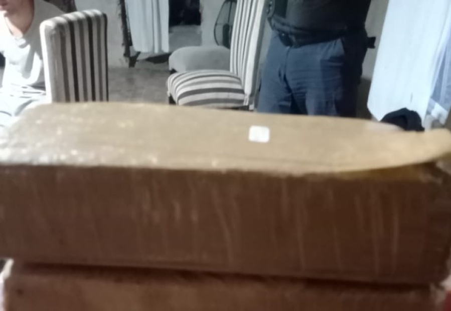 Negocio familiar: detuvieron a dos hermanos tras un allanamiento por tráfico de drogas en 496 y 231