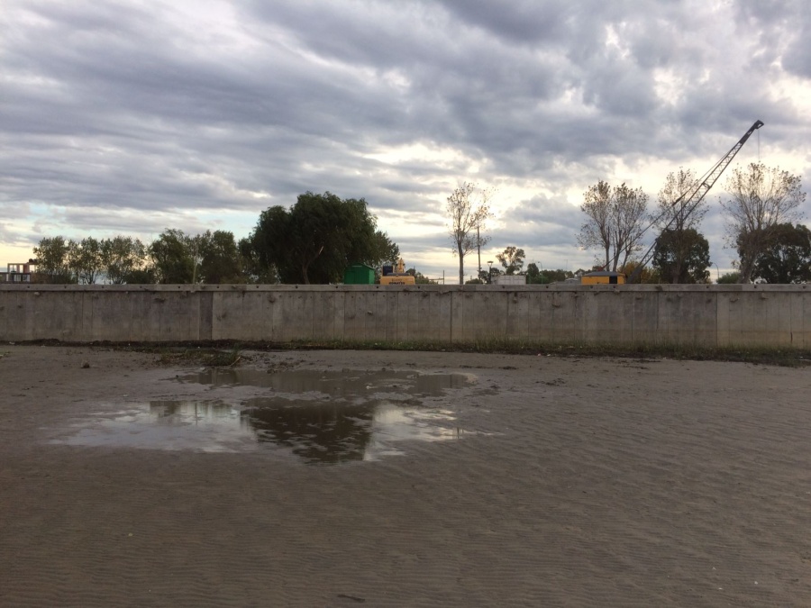 Vecinos de Punta Lara se mostraron en desacuerdo con la creación de la ”muralla seca”: ”Están devastando el medio ambiente”