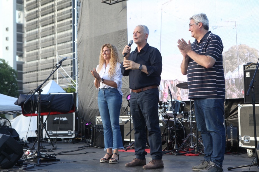 Comenzó la expo feria de floricultura en La Plata de la mano de Alak y Javier Rodríguez