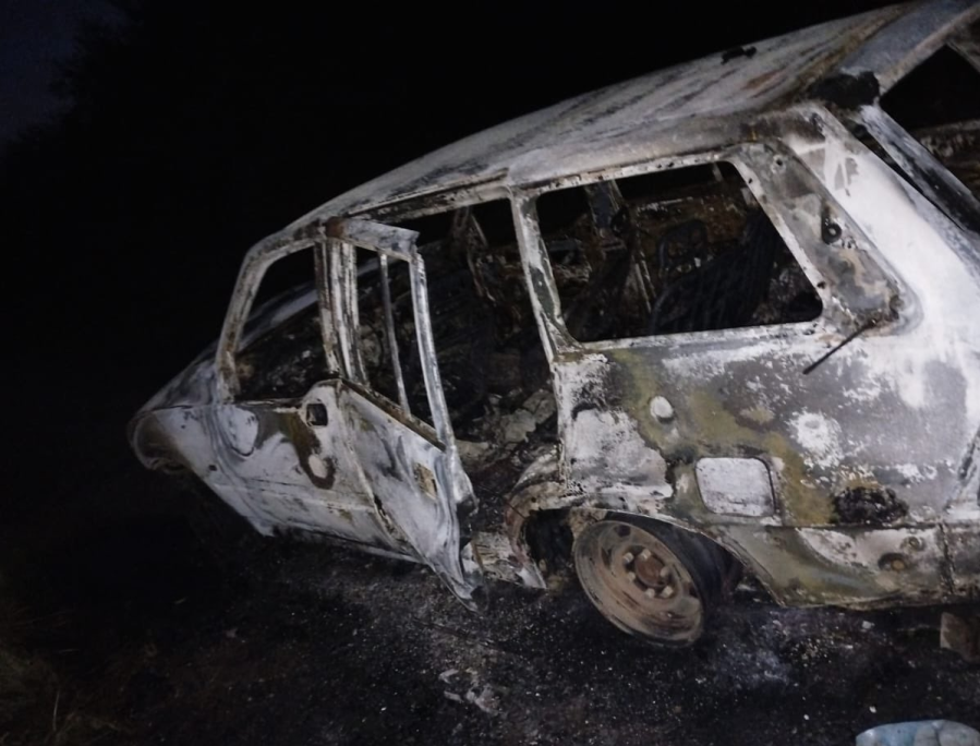 Vecinos estallaron por el regreso de los autos quemados en la avenida 60