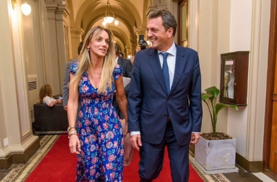 ”El reposo del guerrero”: la esposa de Sergio Massa compartió una foto íntima en apoyo al precandidato a Presidente