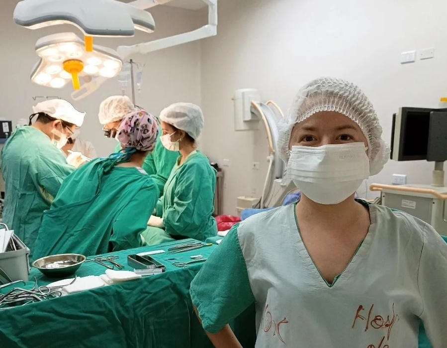 ”Salvar una vida no se compara con nada”: una platense presenció una operación histórica y recibió una sorpresa muy especial