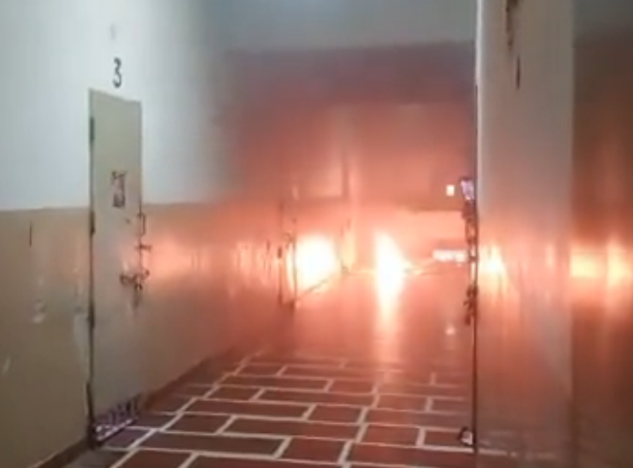 Muerte y fuego en la Unidad Penal de mujeres de Los Hornos: ¿Qué reclaman las detenidas?