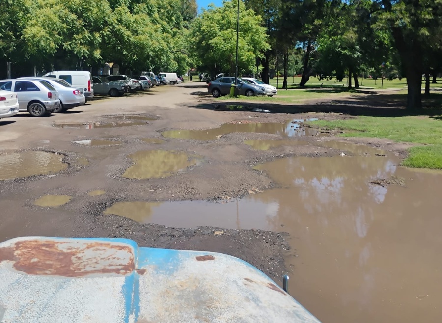 Una vecina pidió mejorar el ingreso al jardín ubicado en el Parque San Martín