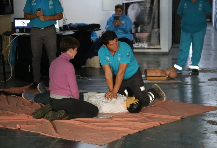 Avanzó el proyecto que obligaría a todos los empleados públicos de la Provincia de Buenos Aires a realizar un curso en RCP