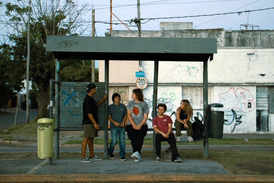 Se juntaron y hubo química, un terrible granizo los inspiró y ahora homenajean a un bondi platense: ”Fue un descubrimiento”