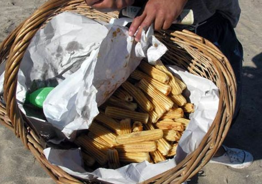 ”Sentía vergüenza”: vendía churros a los 12 años con su hermano, tenían un ”sexto sentido” y su recuerdo se volvió viral