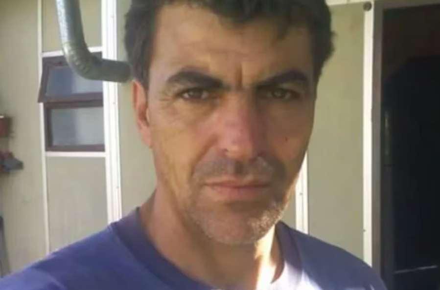 Mataron a mazazos a un hombre y sospechan de su pareja y un amante de ella