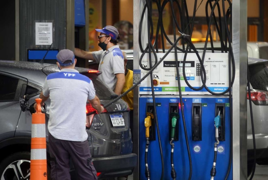 Combustibles: el sector de la refinería desmintió a Clarín y el aumento del 4% de enero será en la segunda quincena