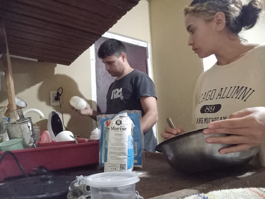 Compró una máquina de donas en La Plata con el dinero de su ex, no le avisó pero se copó y la rompen: ”Tomamos dos micros”