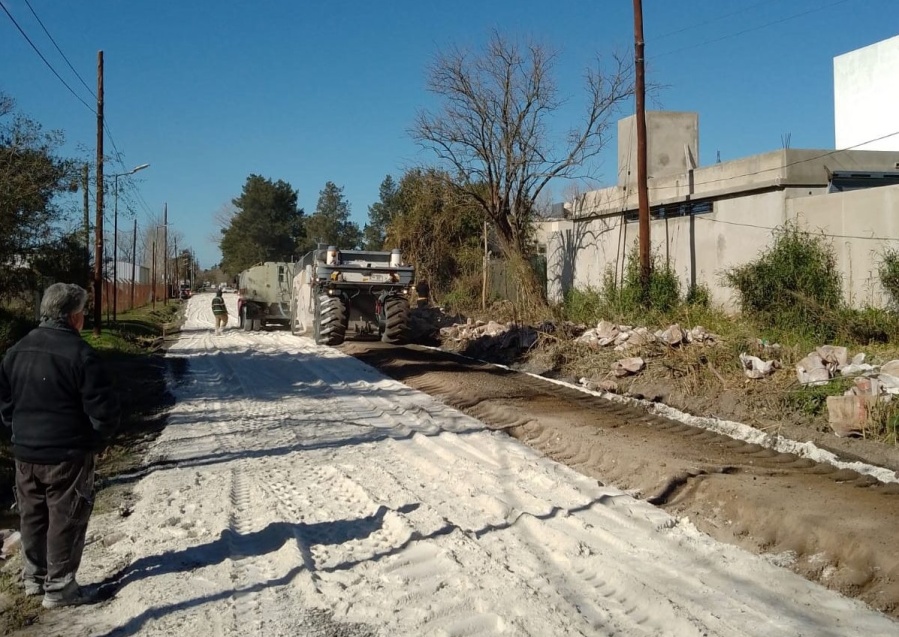 Asfaltado, nuevos caños y saneamiento: los detalles de una obra clave para Hernández y San Carlos