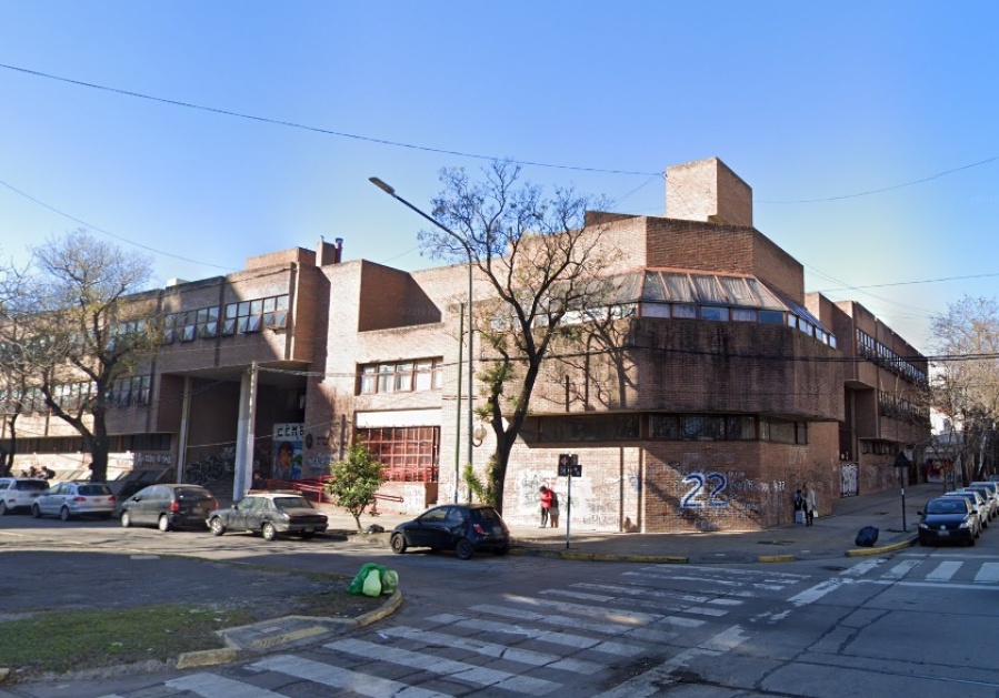 Un grupo de padres y madres convocan a un ”abrazo al jardín” de 9 y 38 por falta de agua