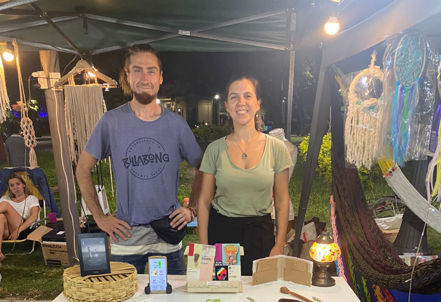 Se mudó de Azul a La Plata a los 7 años, ”guerrea” con la cocina y la madera le cambió la vida: ”Quiero viajar y viajar”