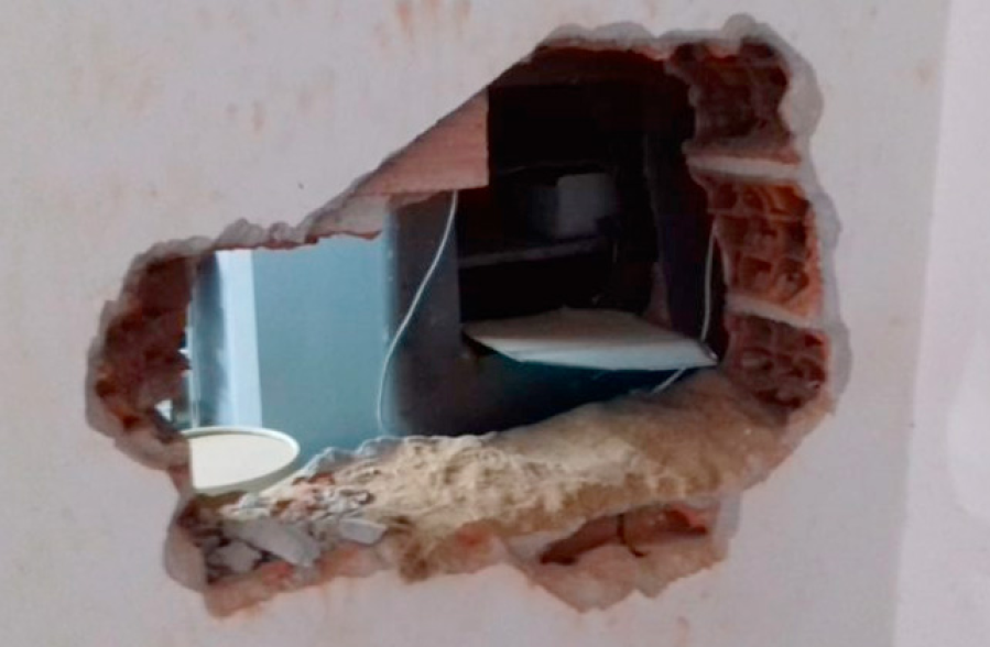 Pesadilla para un vecino de La Plata: saquearon su casa de descanso de Mar del Tuyú con un mega boquete