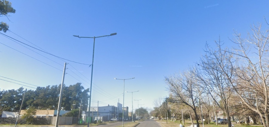 Un joven fue atacado a culatazos por motochorros en Los Hornos