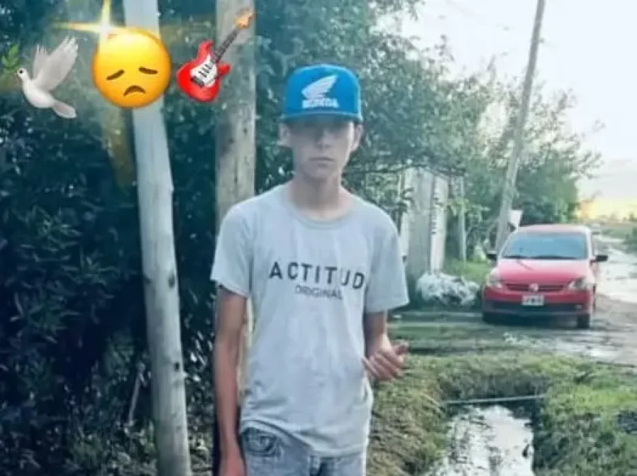 Le brindaron mensajes de despedida al adolescente abatido en Los Hornos mientras la Justicia define la situación del policía