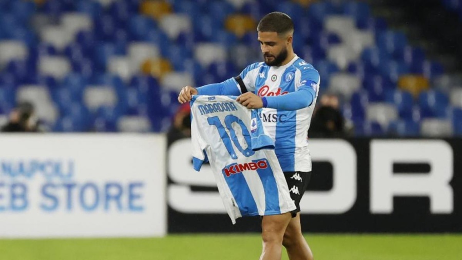 El Napoli lanzara una camiseta homenaje a Diego Maradona