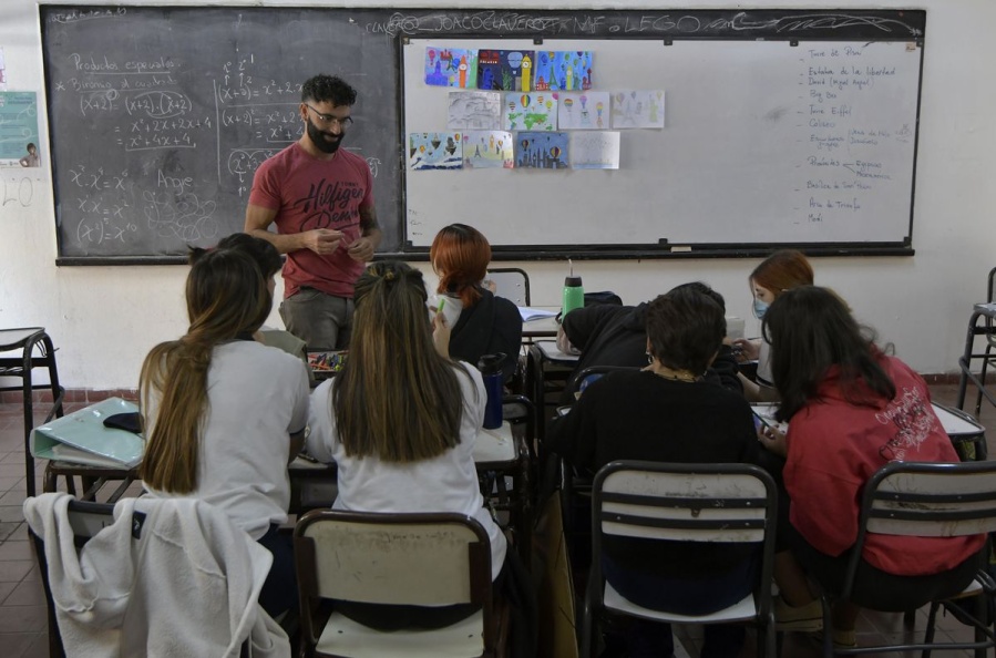 Quieren que haya Wi-Fi libre en las escuelas de La Plata y se financiaría con el canon de las empresas de Internet