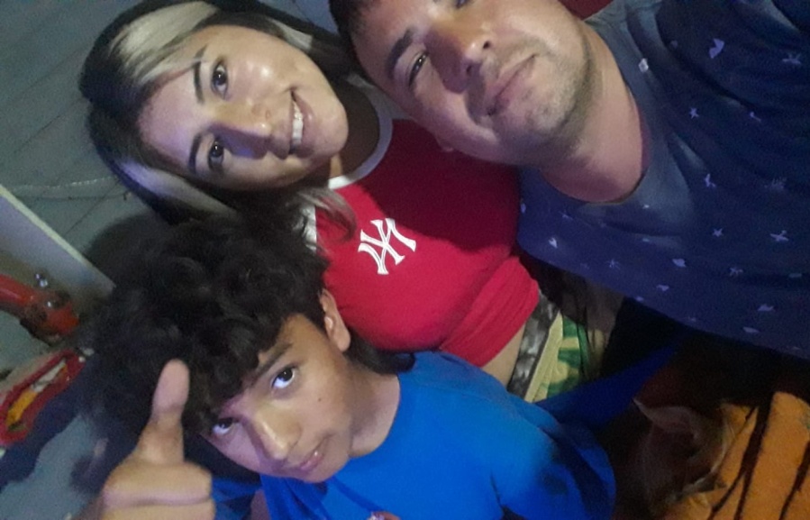 ”Me siento marcado por el estereotipo de ser negro”: hace 6 meses tira su CV por toda La Plata, tiene un sueño y no se rinde