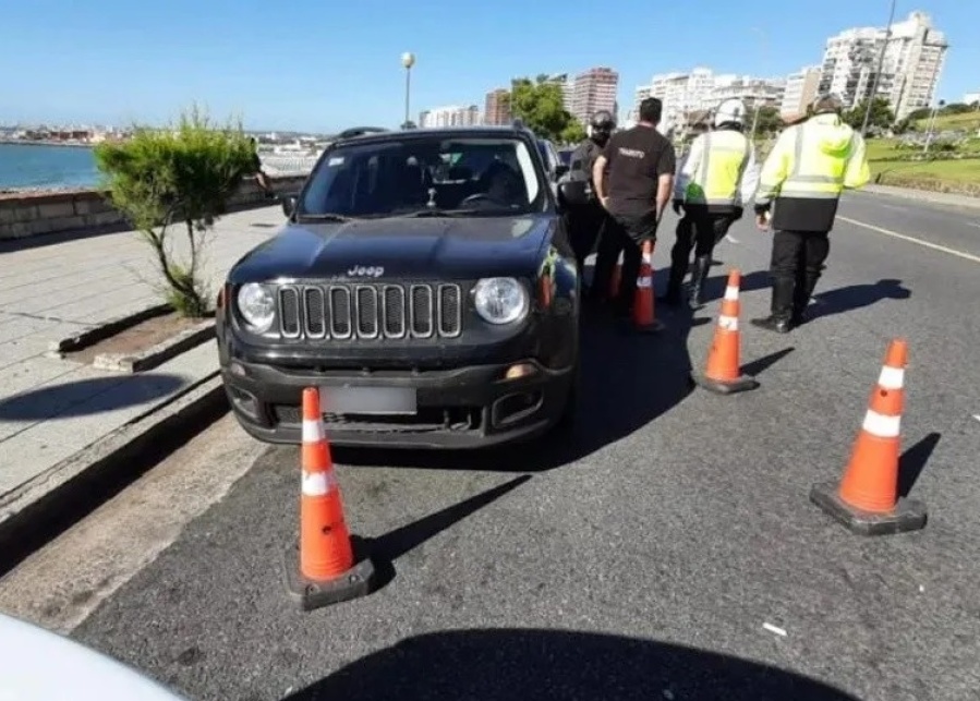 Afirmó ser el manager de L-Gante y se atrincheró 5 horas en su camioneta de alta gama en Mar del Plata