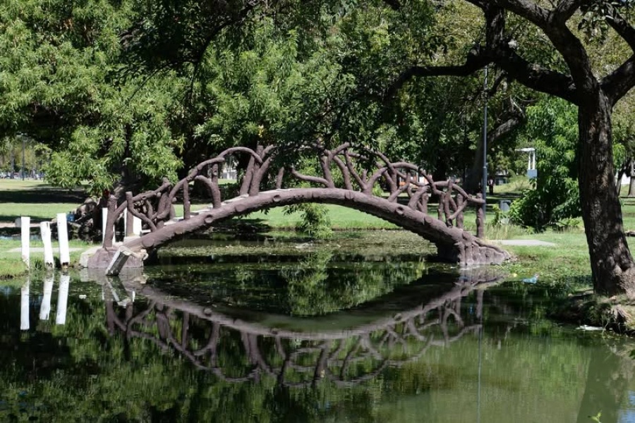 Sus orígenes y su paradero son un misterio: ¿Qué fue de La Mujer del Cántaro de Parque Saavedra?