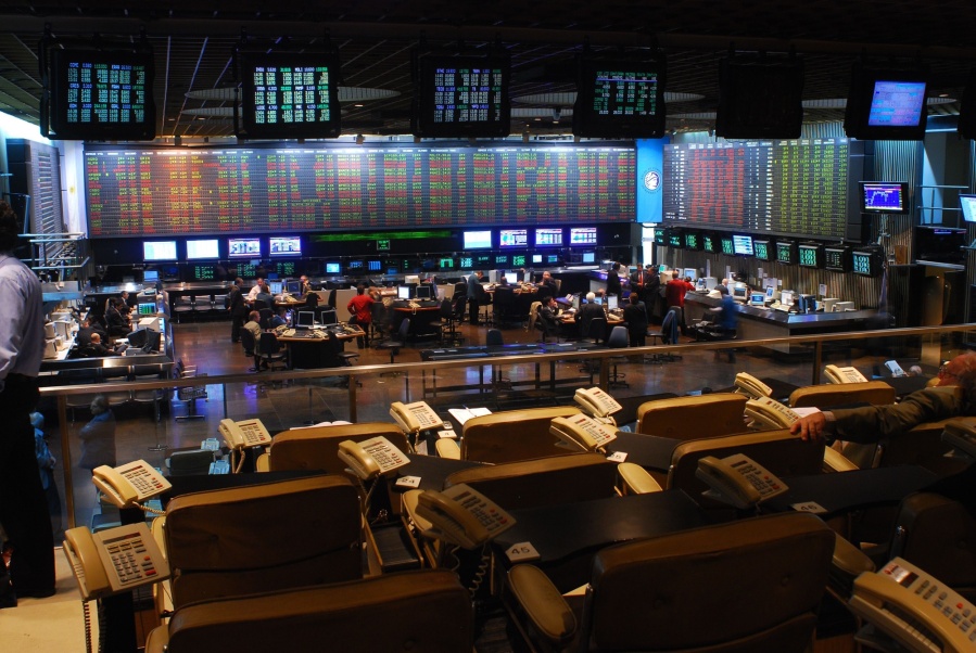 Lunes negro tras las PASO: se derrumban los bonos, el merval y trepan los dólares financieros