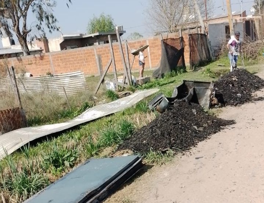 Una familia platense se salvó de milagro tras el incendio de su casa: ”cuando llegué no había nada”