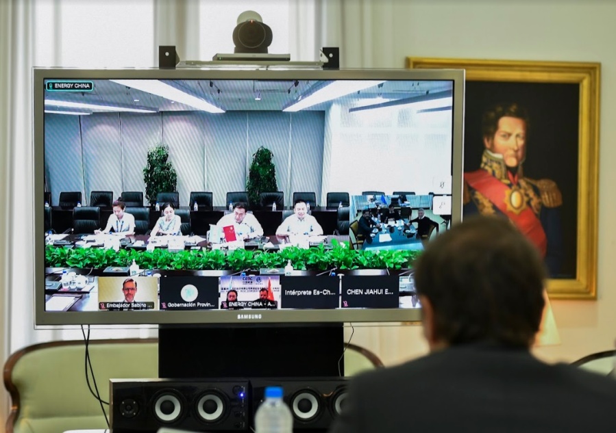 Kicillof se reunió con autoridades de un holding chino y avanzaron en proyectos que generarán 9.300 empleos