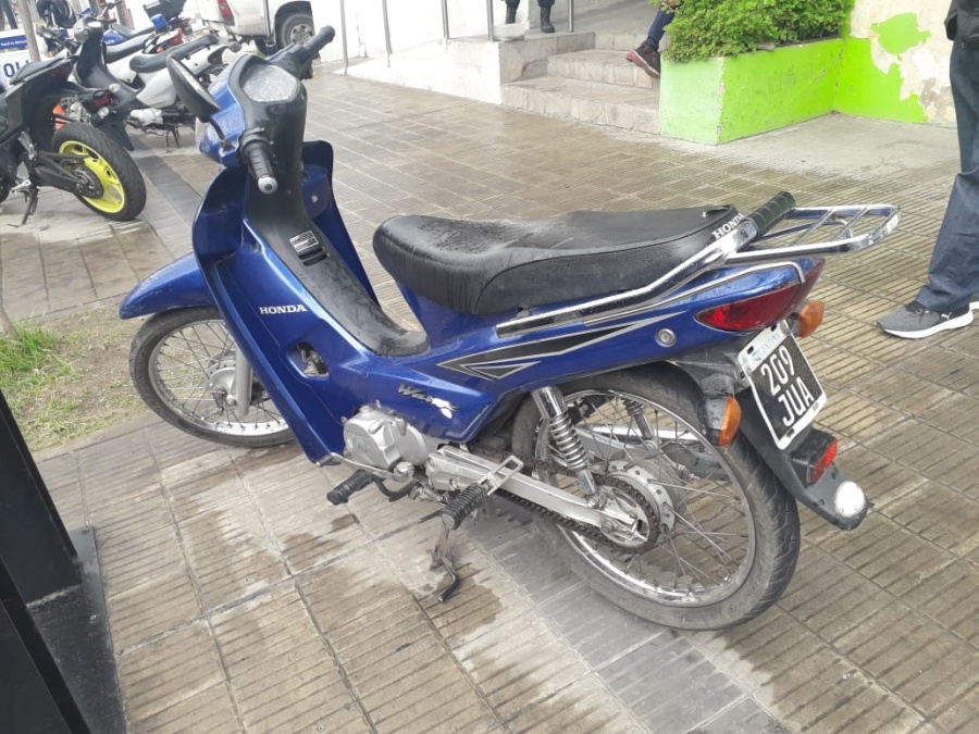 Dos hombres intentaban robar una moto en el Cementerio y fueron descubiertos por los trabajadores