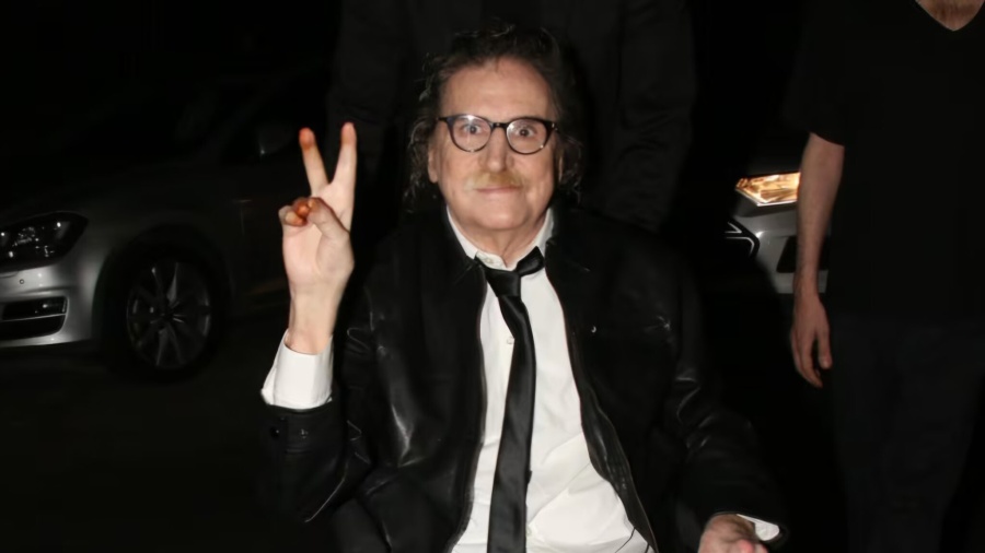 Charly García comenzó los festejos de sus 74 años con amigos y la ovación de fanáticos