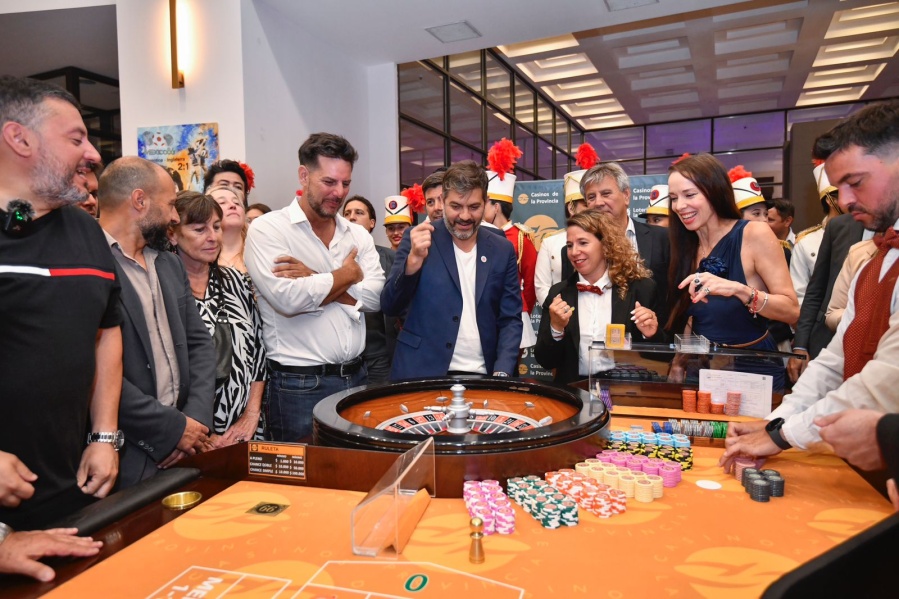 El Casino Central de Mar del Plata celebró sus 85º años con el lanzamiento de la primera bola de la temporada