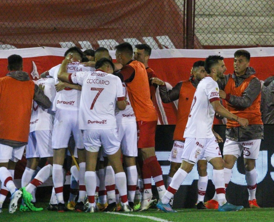 Detuvieron a un jugador de Huracán: Dabove ya lo había separado del plantel en agosto