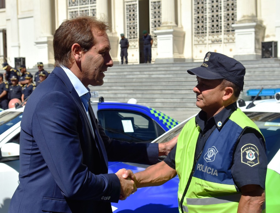 Garro volvió a pedir por las pistolas Taser: ”Es duro, pero un tiro te mata y ésto te paraliza”