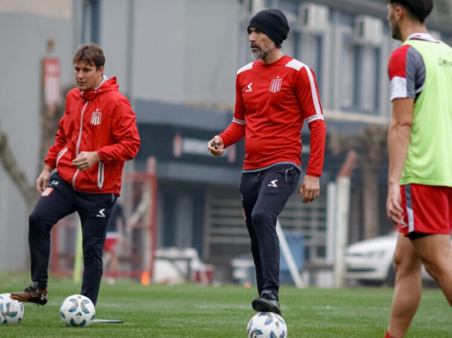 Con el retorno de Javier Altamirano y la vuelta de dos referentes, el Pincha parte a Tucumán 