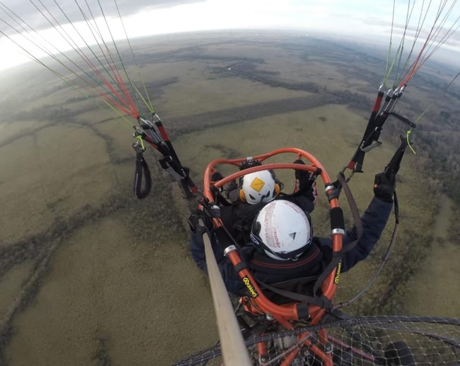 Parrillada y aprender a volar: la historia de un alejado restaurante de La Plata que ya lleva 17 años luchando en familia