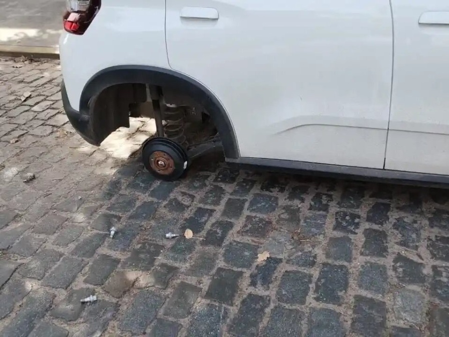 Vecinos denuncian nuevo ataque de los ”roba ruedas” en Tolosa