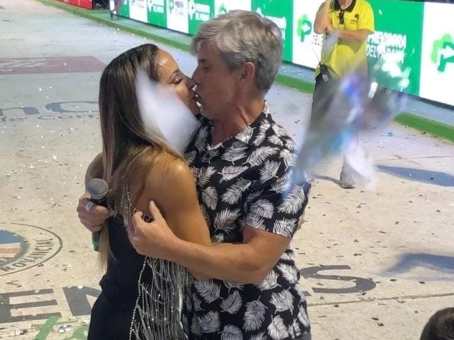 El Chato Prada le propuso casamiento en público a Lourdes Sánchez y emocionaron a todos