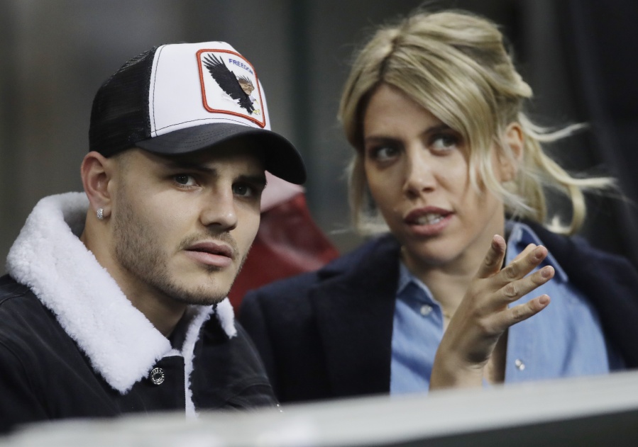 Mauro Icardi reabrió sus redes sociales e hizo unos sugestivos posteos: ”Que el mundo piense que vas perdiendo”