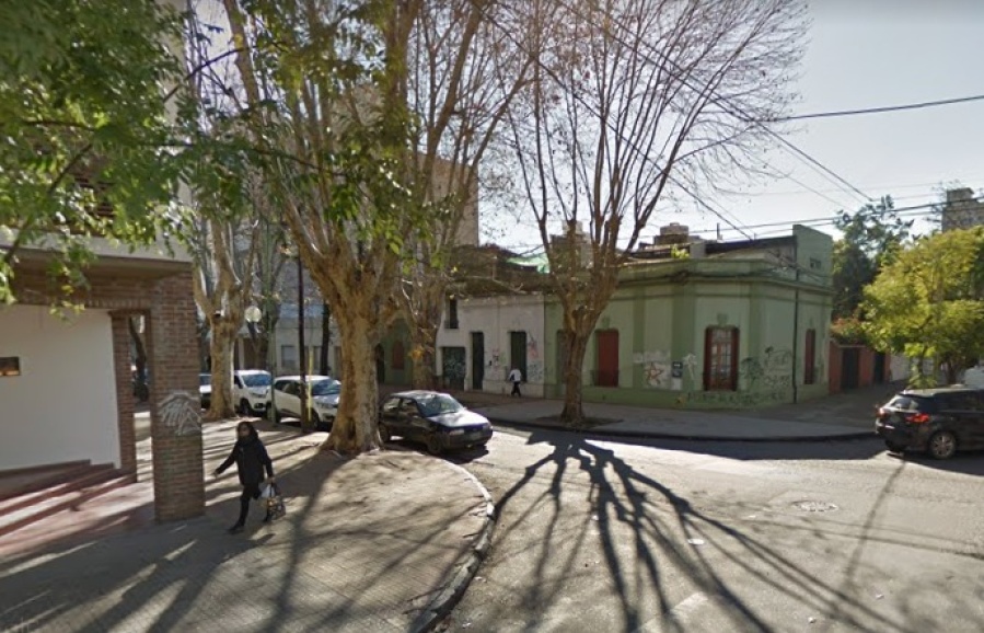 Le quisieron robar la moto a un joven platense, se resistió y le dieron un balazo en la pierna