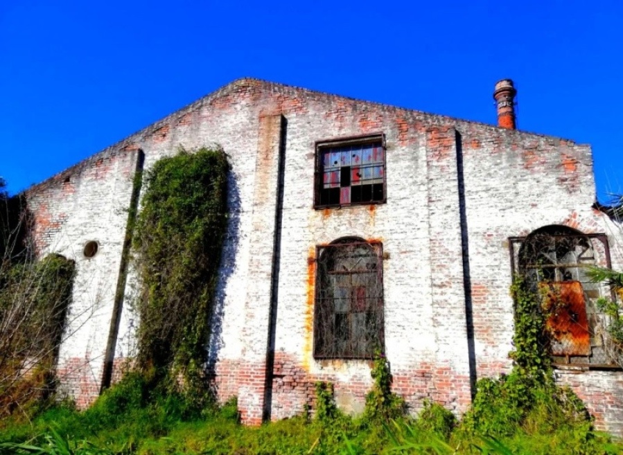 ¿Chau ”Fábrica de Sombreros”, hola escuela secundaria en Ensenada? Se aprobó en Diputados una expropiación clave