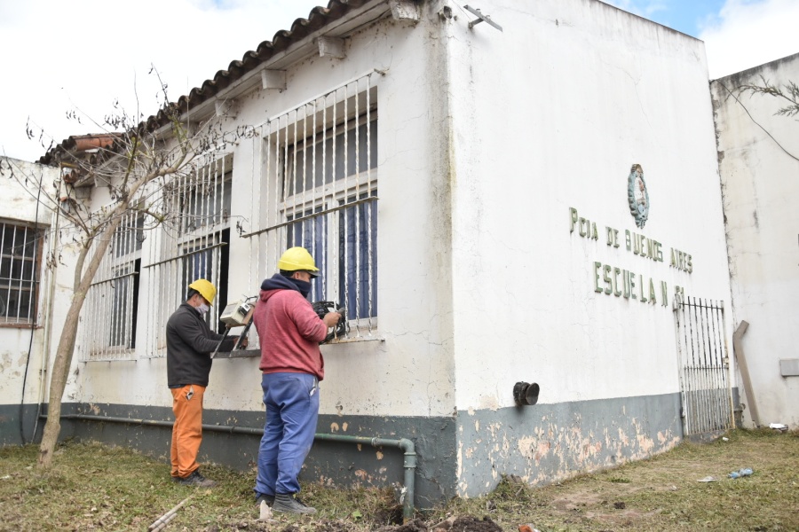 Avanzan las obras en la Escuela Nº 61 de Etcheverry