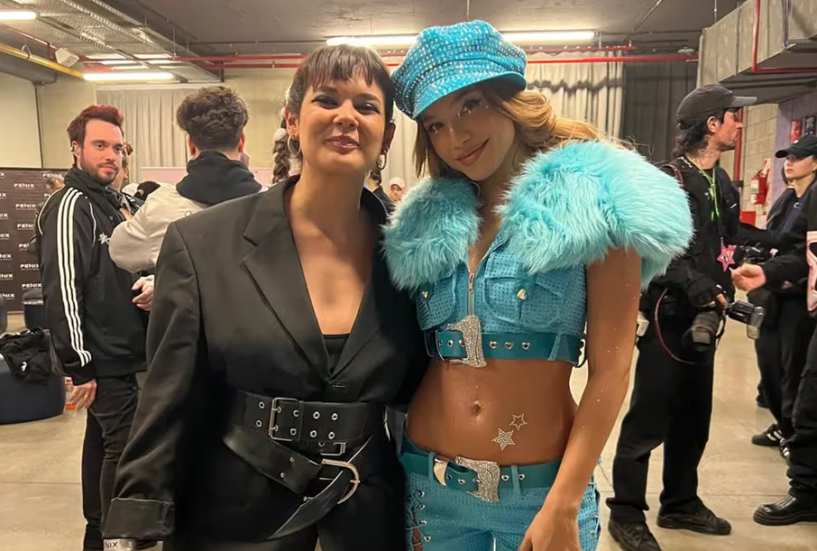 Emilia Mernes la rompió ante miles de fanáticos y les dejó un particular regalo a todos los que fueron al show