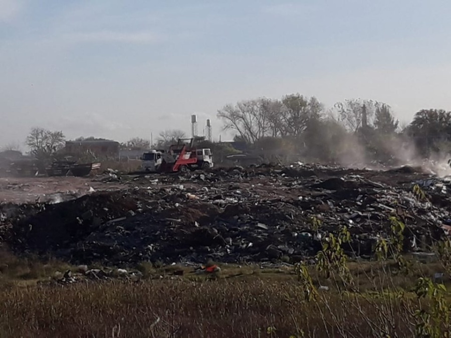 Vecinos reclamaron por una peligrosa quema en la cantera de 19 y 85