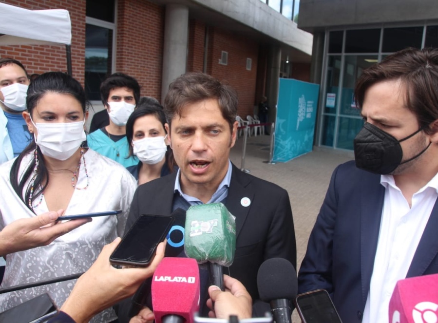 Kicillof: ”Estamos de nuevo en una carrera contra el virus; no vacunarse es una irresponsabilidad”