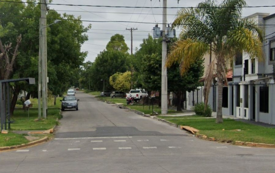 ”No te hago nada porque estás con el nene”: Pidió media docena de facturas y amenazó a la empleada para robarle